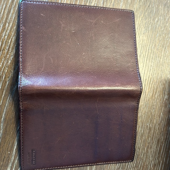 Brown COACH PASSPORT CASE - Picture 4 of 4